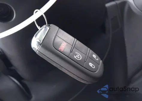 2021 Jeep Renegade Trailhawk 4X4 z USA, uszkodzony, nr VIN ZACNJDC12MPM74558